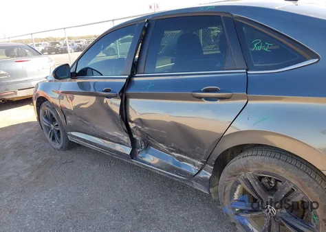 2024 Volkswagen Jetta 1.5T Se from USA, damaged, VIN 3VW7M7BU7RM079590